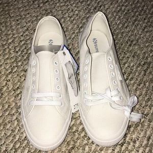 BRAND NEW! Grey Supergas